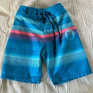 Bundle - Boys Hurley size 6 & 7 bathing suit bottoms and top